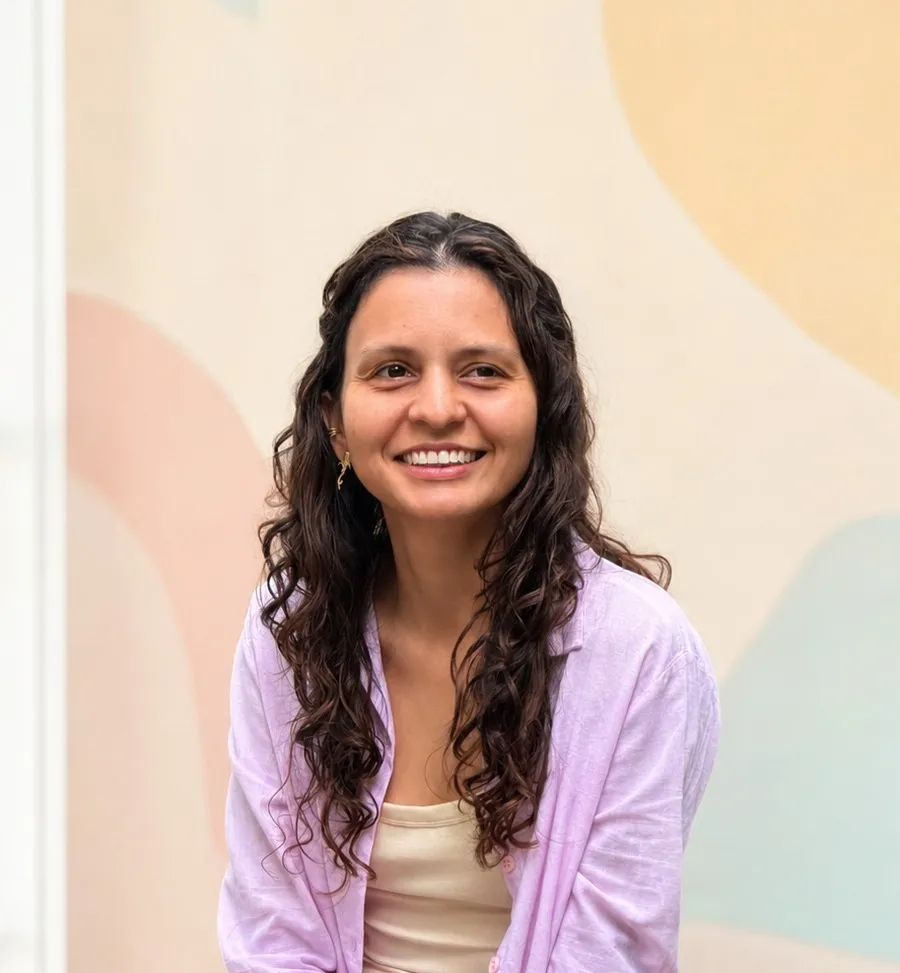 Lina García, psicóloga infantil, sonriendo